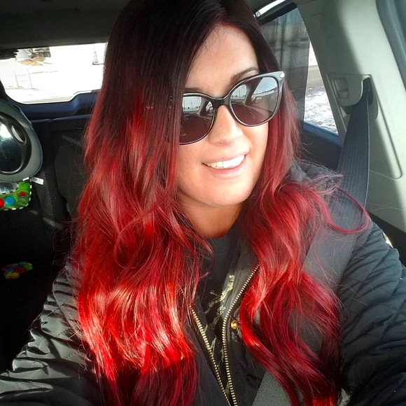 Meet your Posher, Erin - Picture 1 of 1